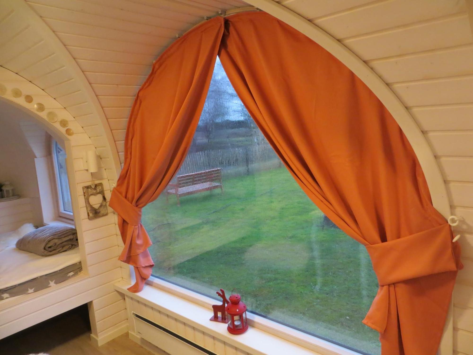 Bettis - Uebernachten Im Iglu-tinyhaus * Tostedt (Lower-Saxony)